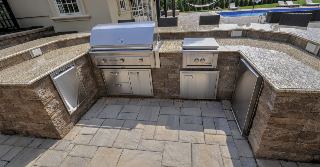 Outdoor Kitchen