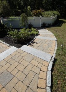 Stone curbing