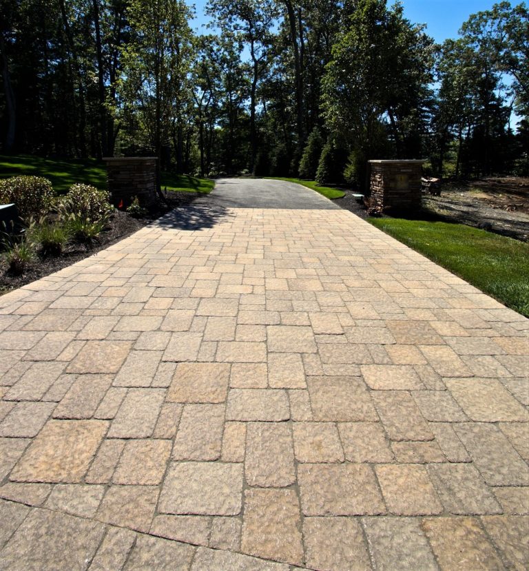 9 Driveway Pillars to Make Your Home Stand Out